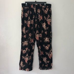 SOLD Eden & Olivia, Floral Print Pants